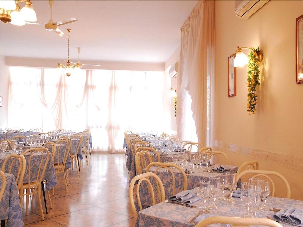 Hotel Veliero Rimini Zewnętrze zdjęcie