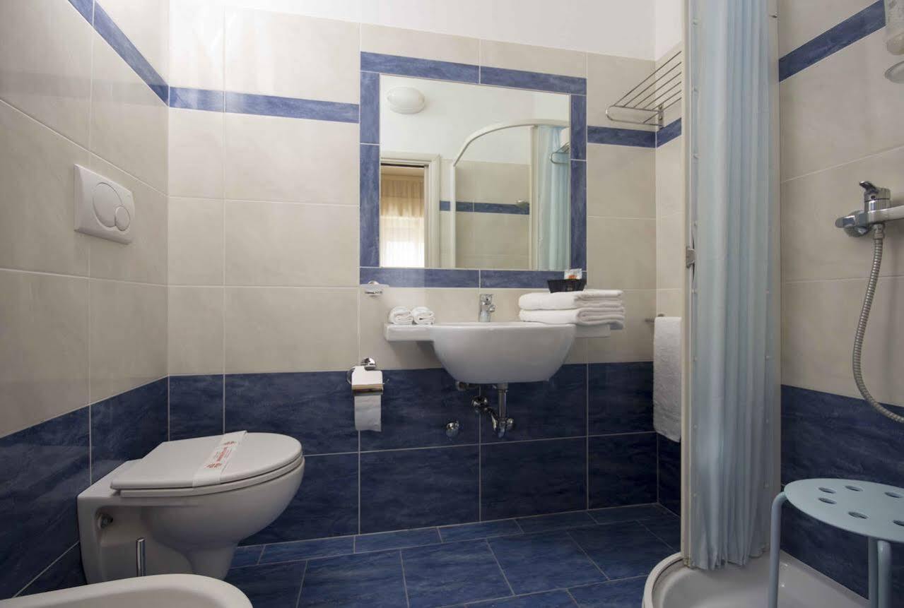 Hotel Veliero Rimini Zewnętrze zdjęcie