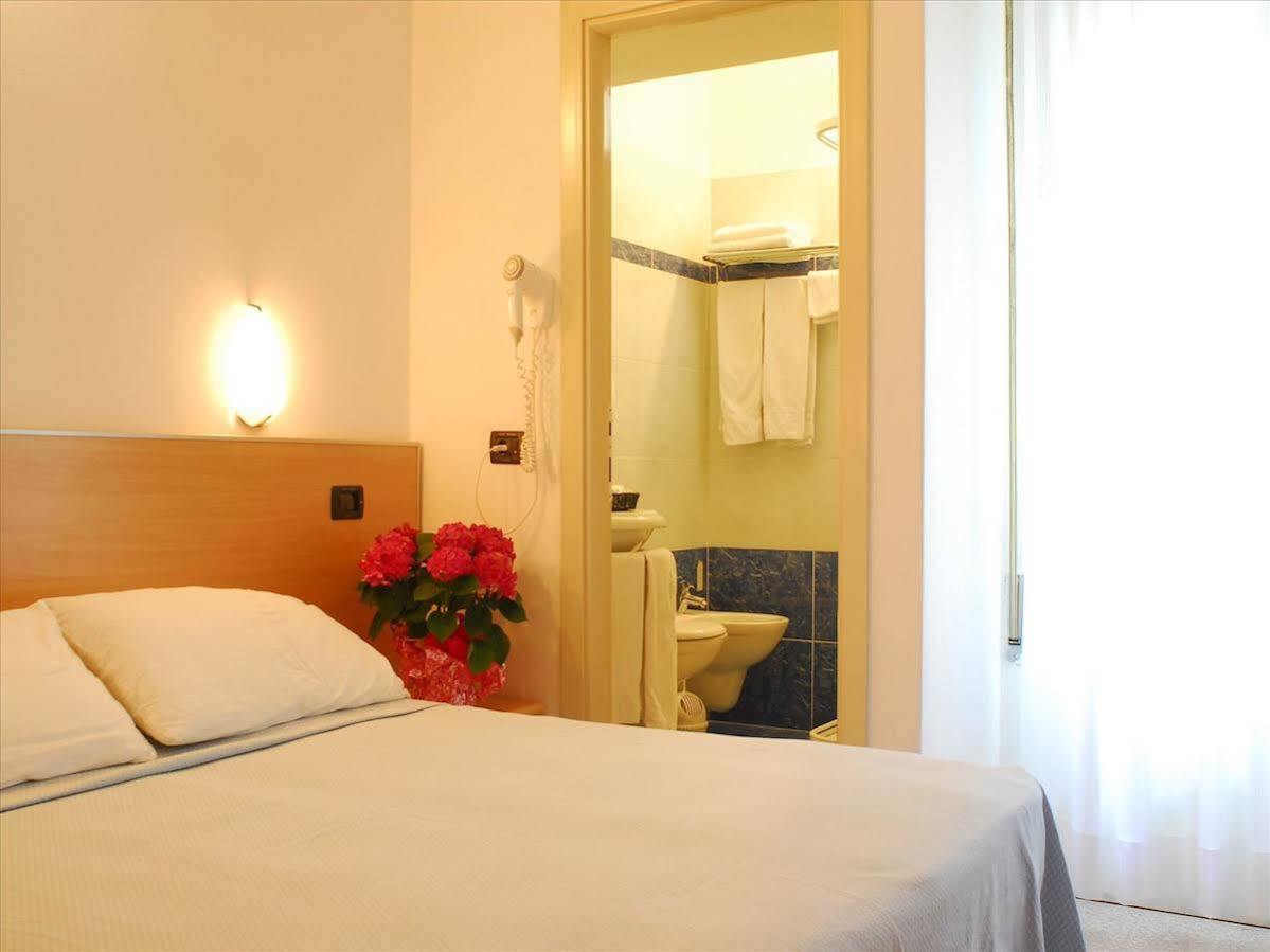 Hotel Veliero Rimini Zewnętrze zdjęcie