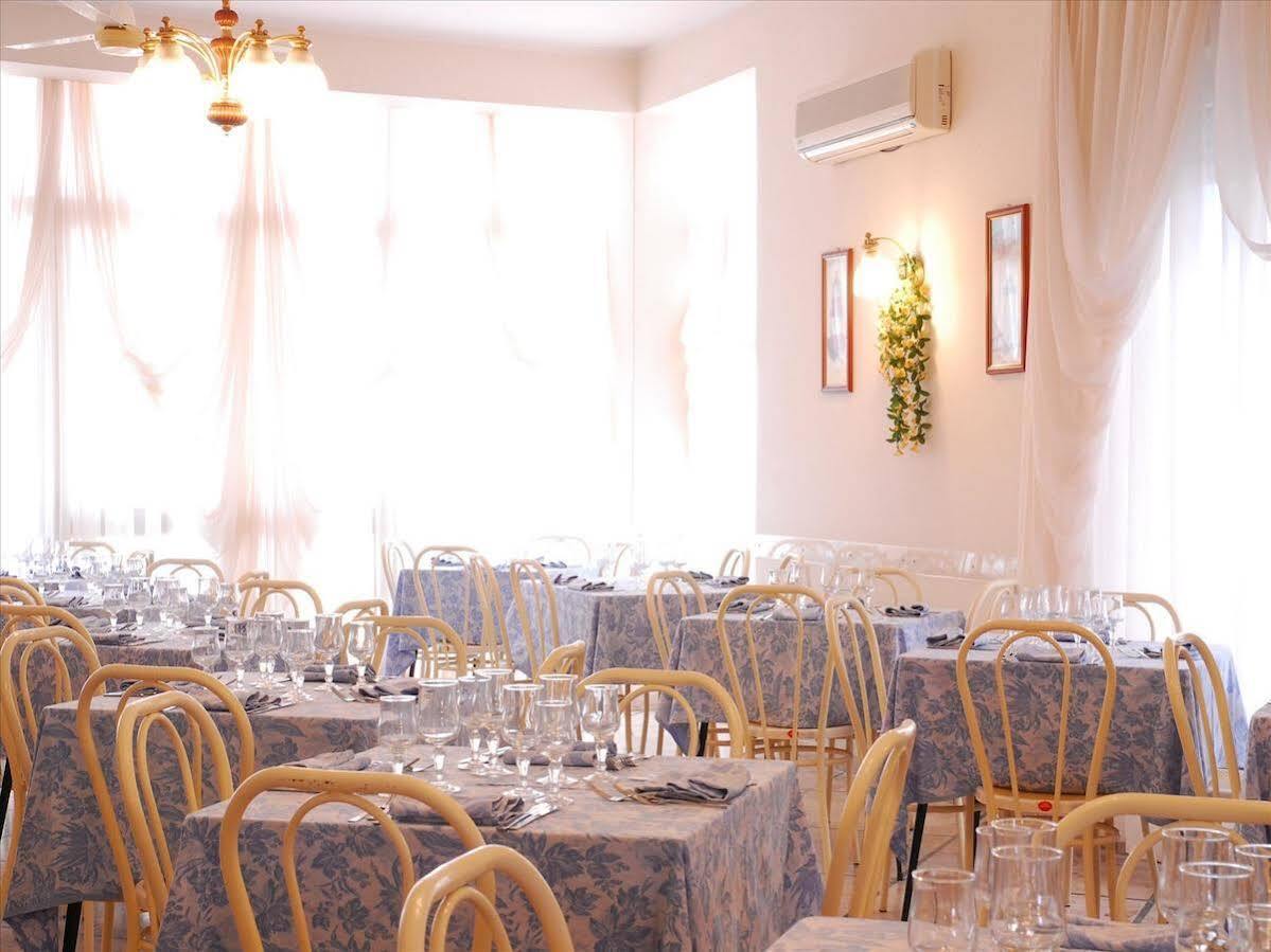 Hotel Veliero Rimini Zewnętrze zdjęcie